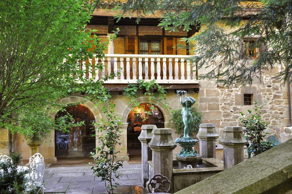 Palacio De Trasvilla Escobedo Buitenkant foto