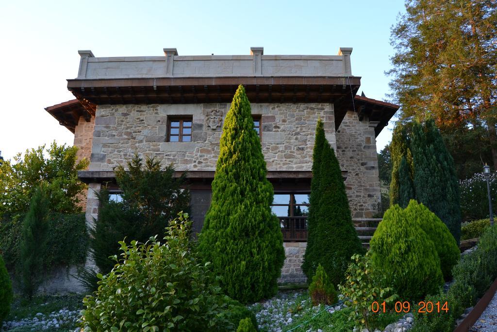 Palacio De Trasvilla Escobedo Buitenkant foto