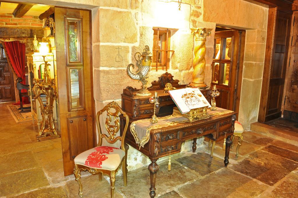 Palacio De Trasvilla Escobedo Buitenkant foto