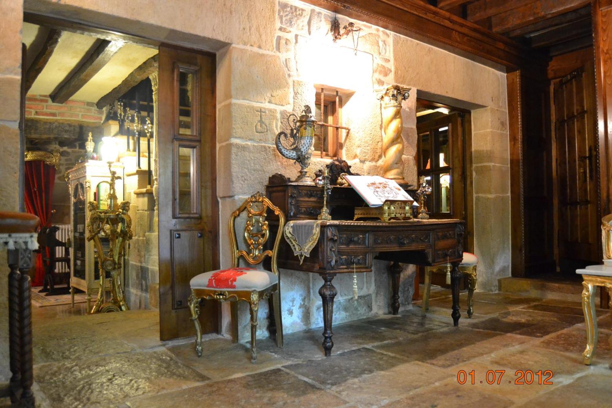 Palacio De Trasvilla Escobedo Buitenkant foto